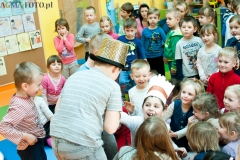 Przedstawienie dzieci ze szkoły w Zaborowie
