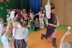 1. "Krakowiaczek ci ja" najpiękniejsze melodie i tańce krakowskie - koncert  folklorystyczny