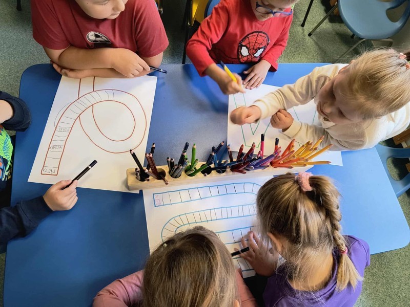 557918687_833975609158553_3718190374983961825_n