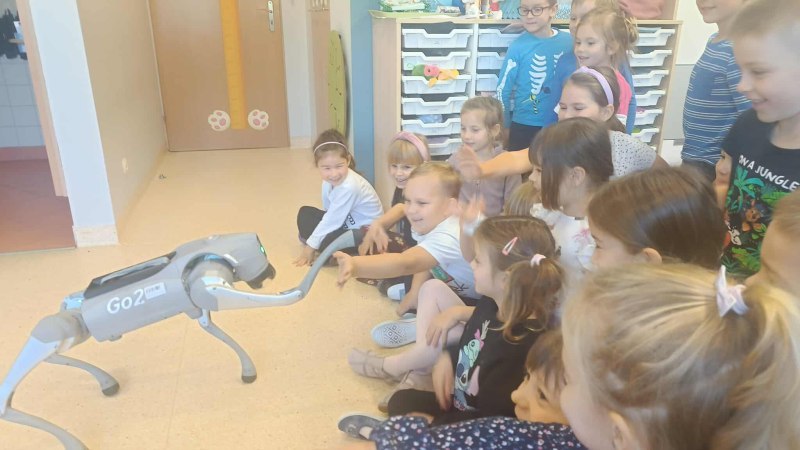 568199265_1308496737159911_1182758055561950671_n