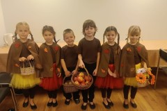 17.  XII Przegląd Piosenki Przedszkolnej Jesień malowana - występ dzieci z Zeroweczki II w Centrum Kultury w Błoniu 
