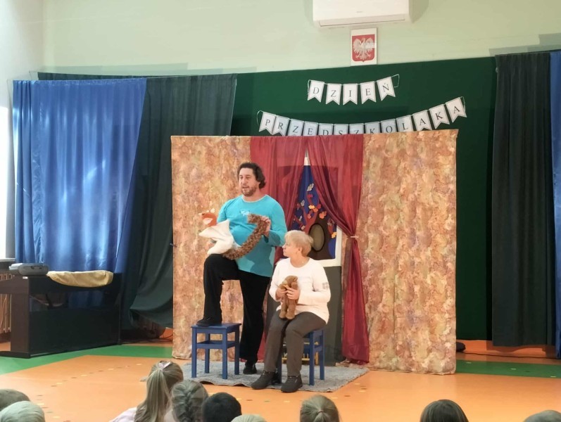 553581684_820809060475208_8988903146060633468_n