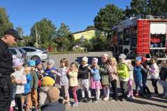 8. Realizacja projektu Bezpieczny przedszkolak. Spotkanie ze strażakami 