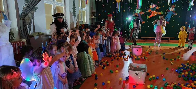 631523352_933866772502769_6587556623224789350_n