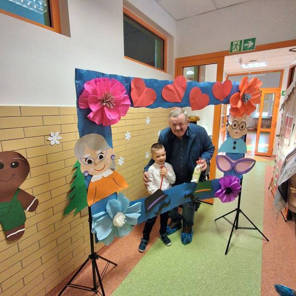 615385622_909879384901508_9036406937128221230_n