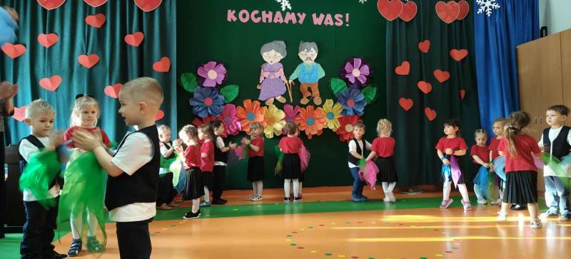 615465598_909877498235030_2799834282314382276_n