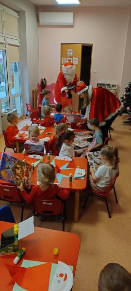 594826709_880903117799135_3726340644116166912_n