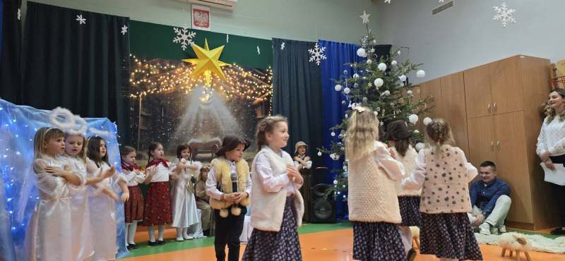 600219448_889283900294390_8454142442526806898_n