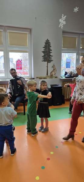 599590143_889277266961720_6422004872197698952_n