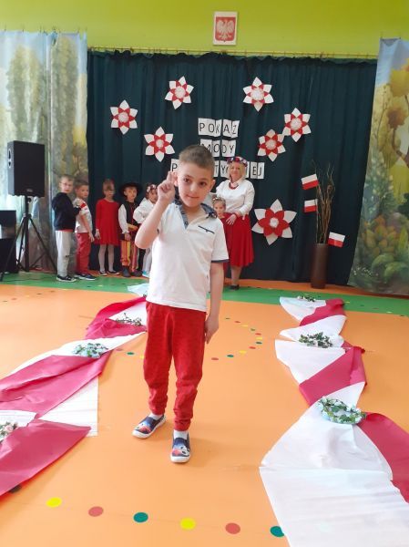 279628713_402080395100986_8791275946668395835_n