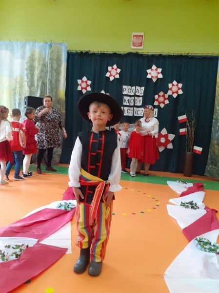 279864100_704357744050115_352384757444571541_n