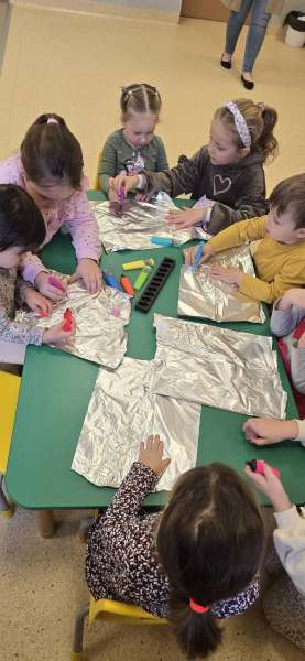 633274542_933105459245567_2189462334039393435_n