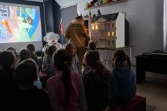 Wycieczka autokarowa do sali edukacyjnej Ognik Komendy Powiatowej Straży Pożarnej w Powiecie Warszawskim Zachodnim w Błoniu - oddział V, VI 