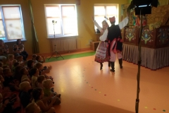 Przedstawienie \"Z malowanej skrzyni\"